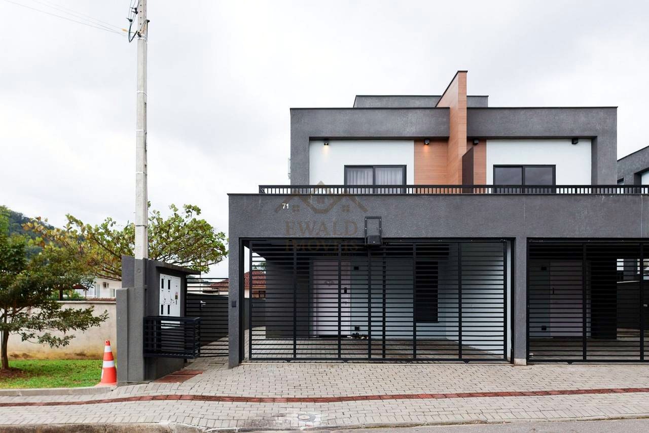 RB-SO0001 — Sobrado no Centro de Pomerode — foto 1